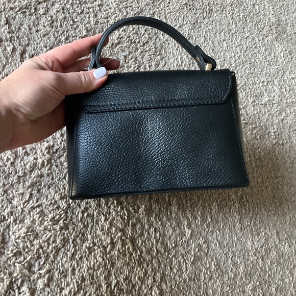 Persaman Women's Shoulder Handbag - Picture 7 of 9